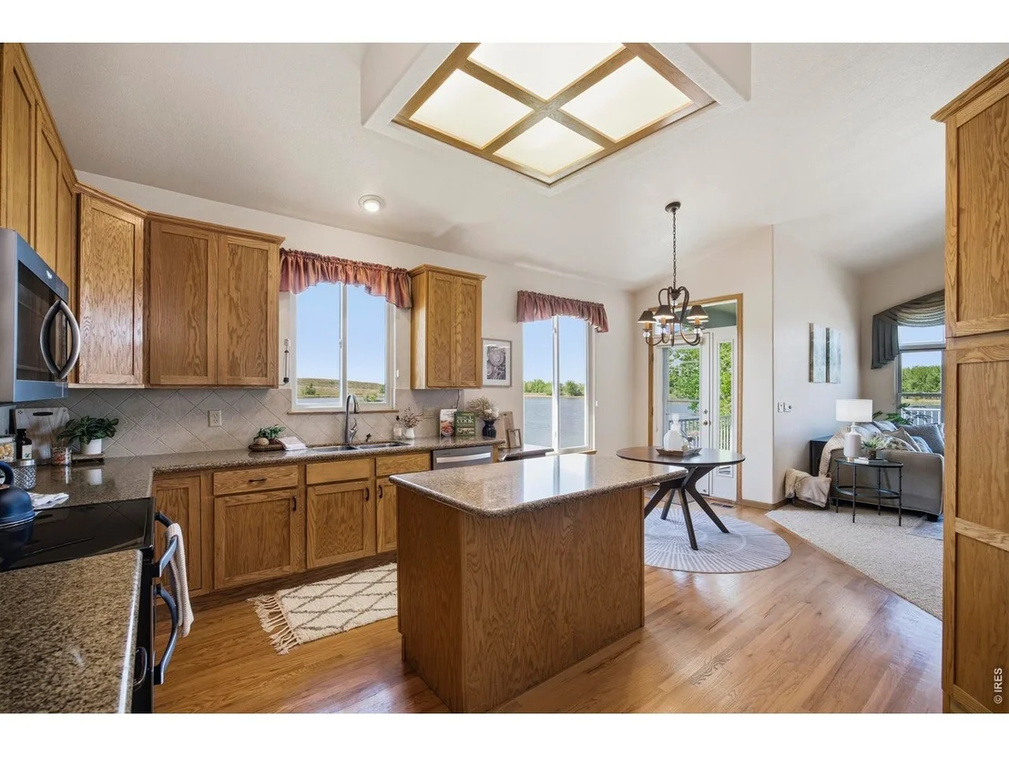 Photo of 510 Lakeside Pl