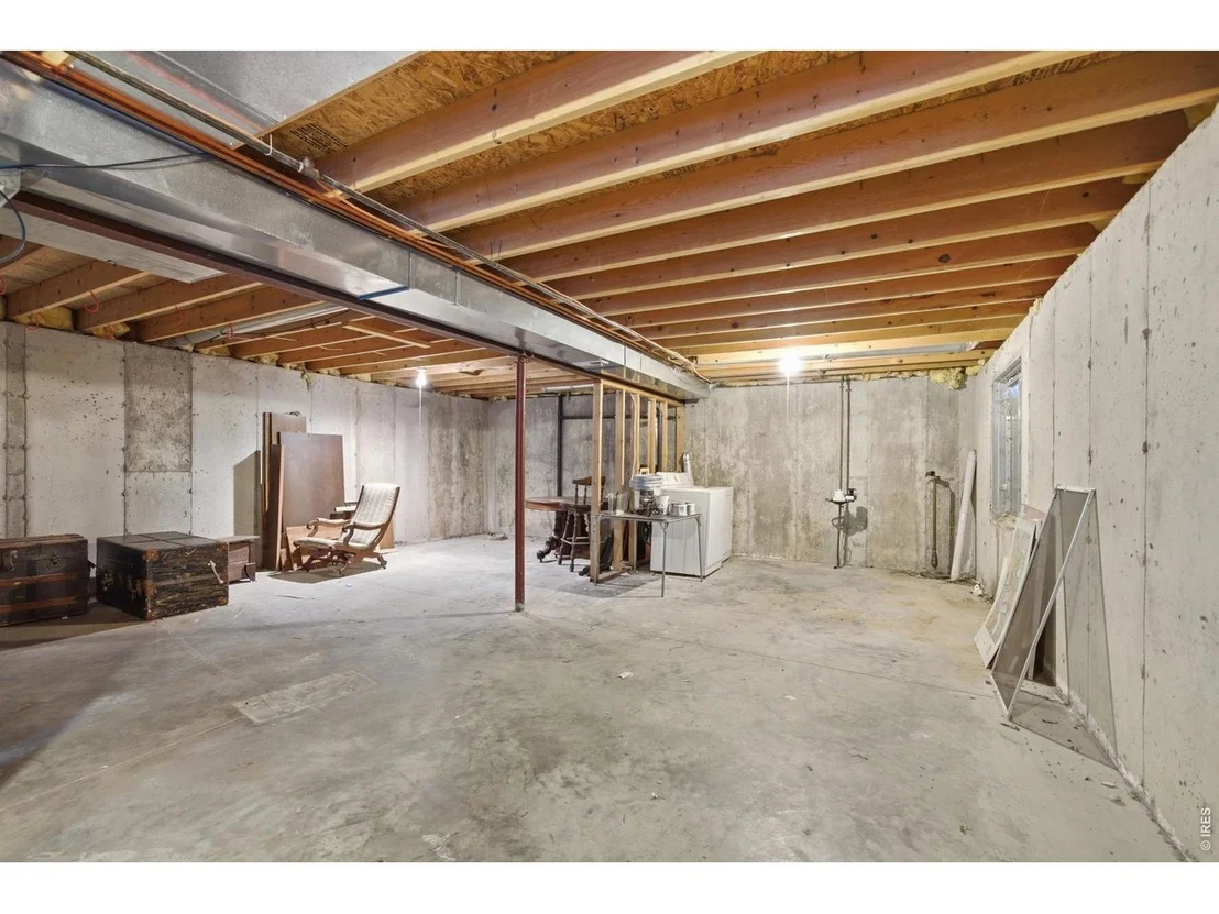 Photo of 347 Walnut Dr