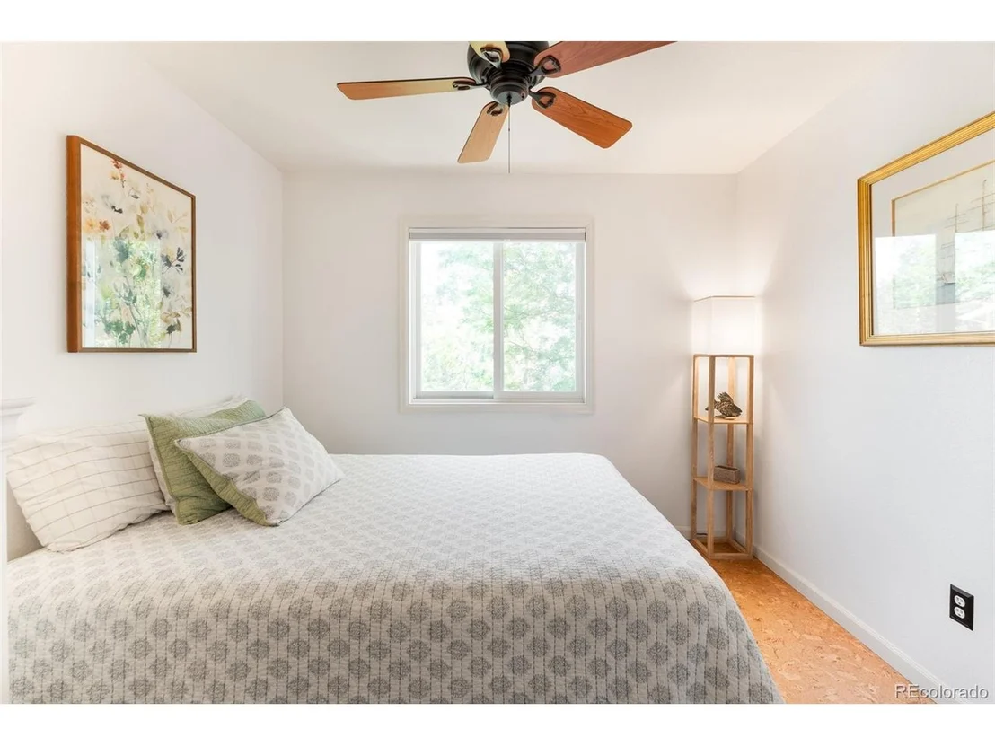 Photo of 6820 Twin Lakes Rd
