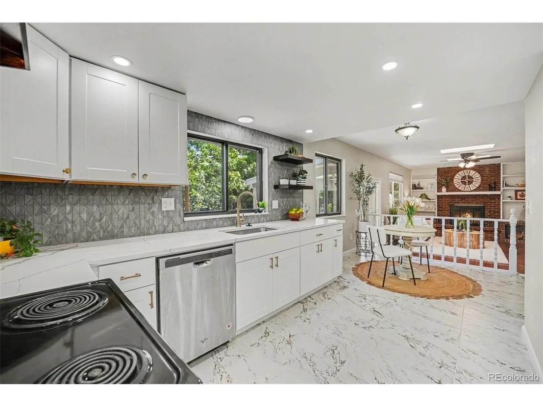 Photo of 9108 W 75th Pl
