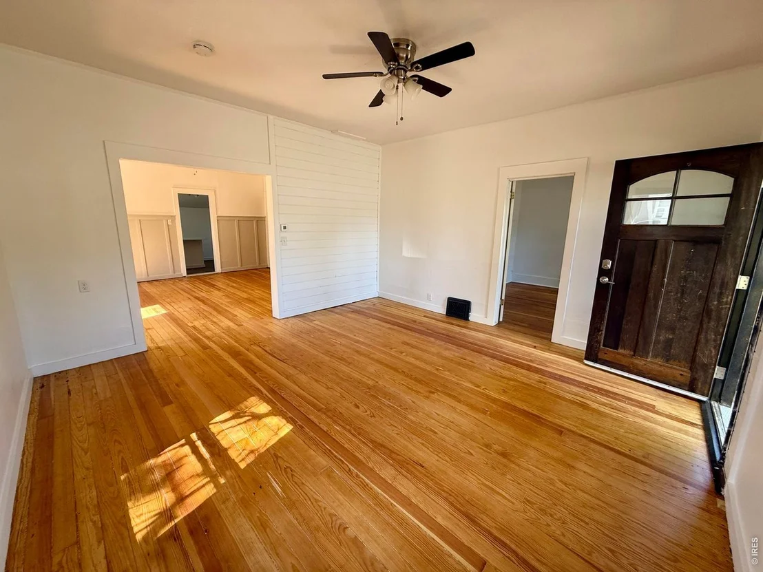 Photo of 425 Dillingham Ave