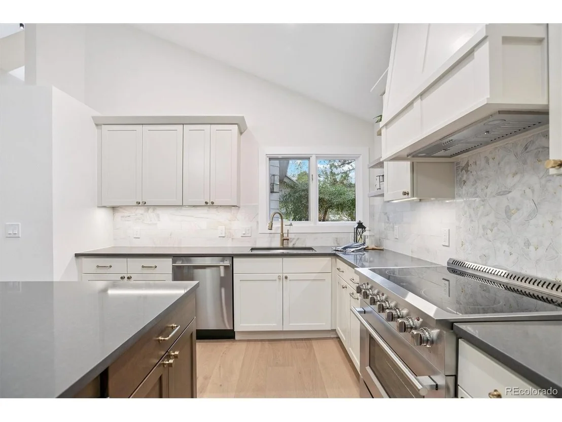 Photo of 7329 Windsor Dr