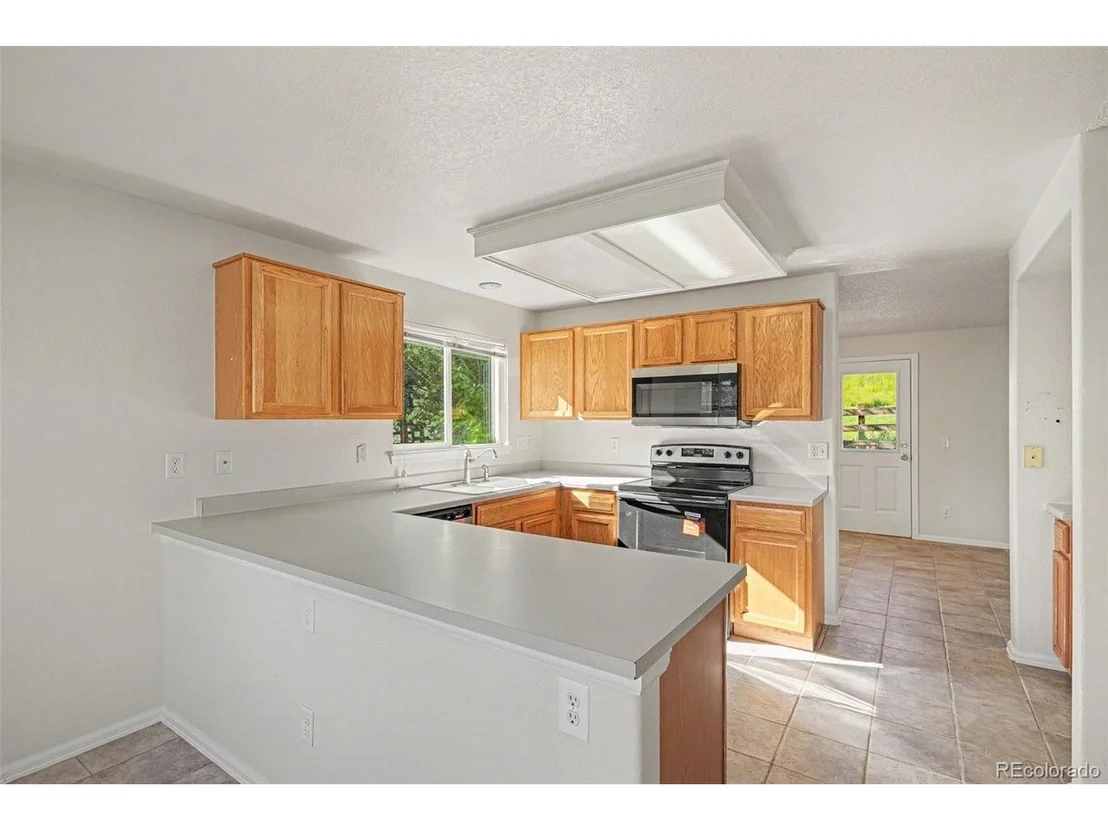 Photo of 23541 Broadmoor Dr