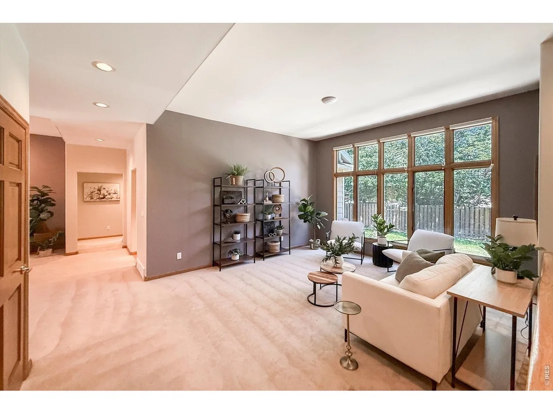Photo of 2010 Emerald Dr