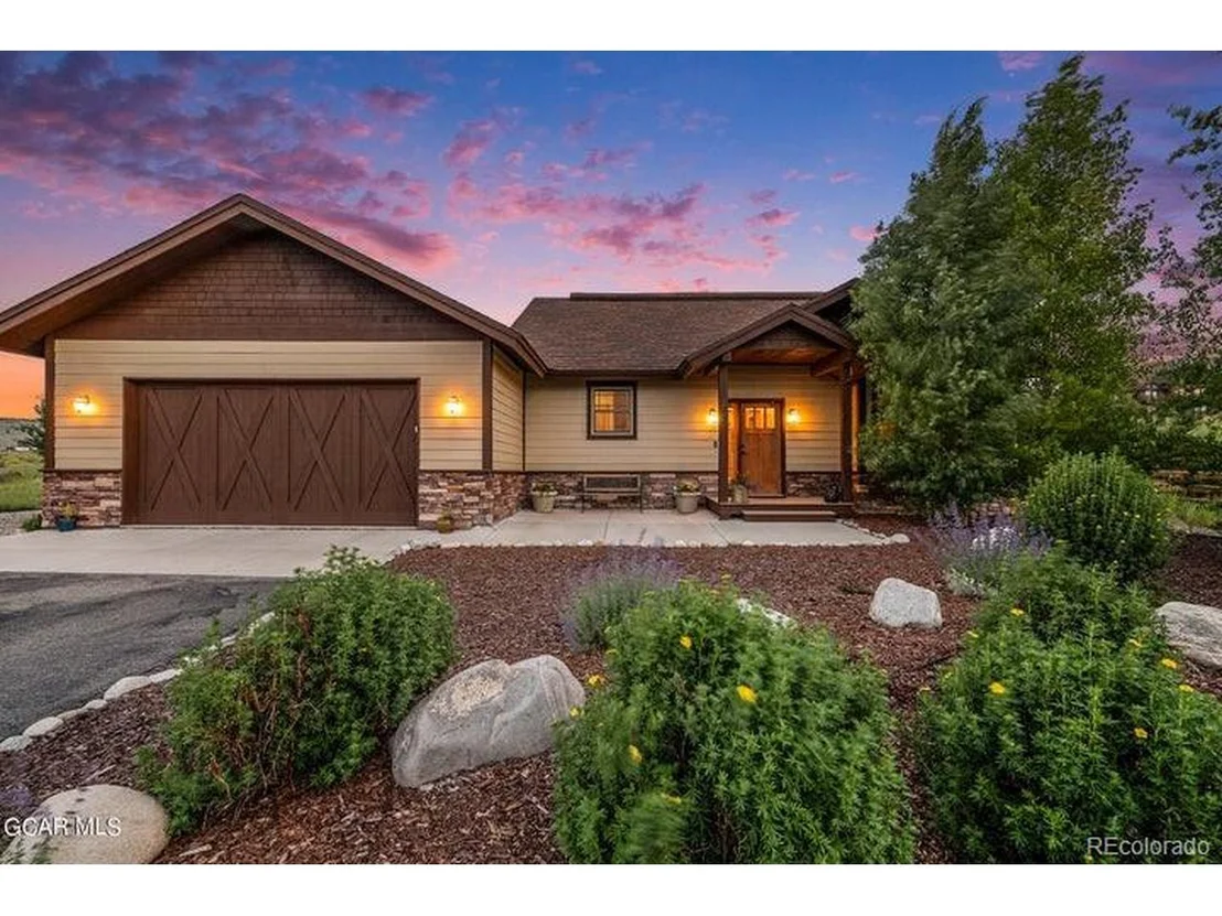 Photo of 809 Saddle Ridge Cir