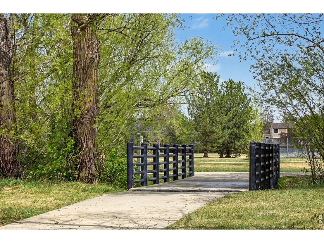 Photo of 1044 Willow Creek Cir