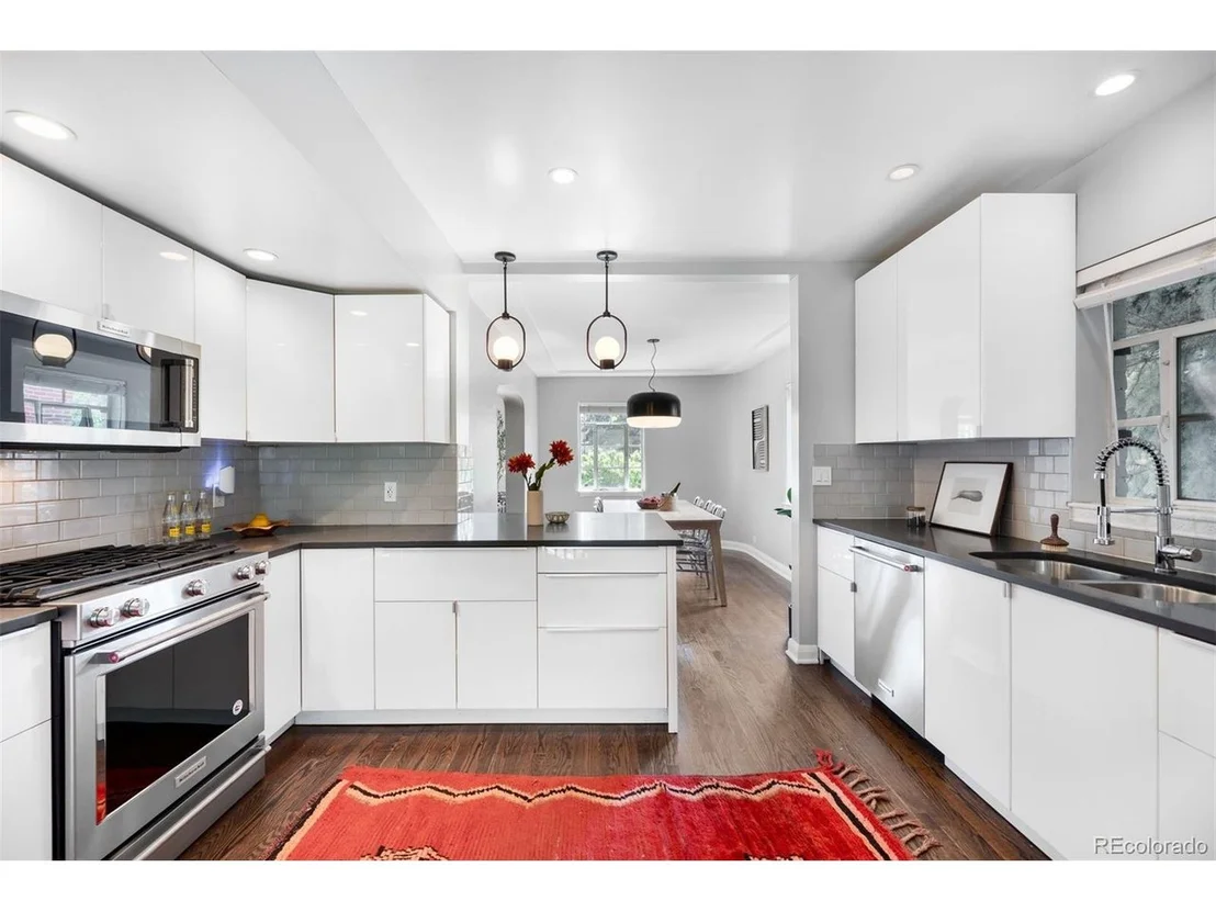 Photo of 2383 Jasmine St