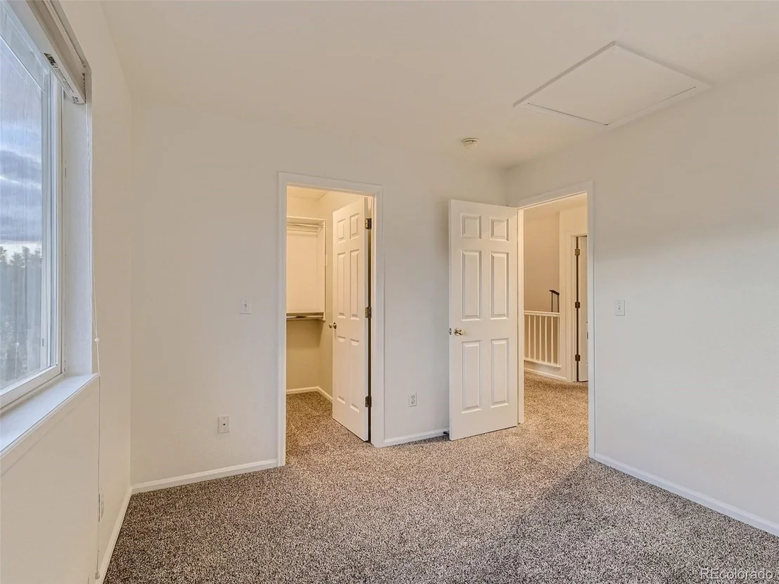 Photo of 10011 Mackay Dr