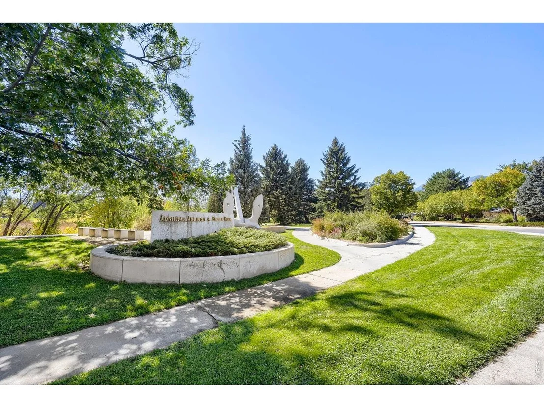 Photo of Unit 205 at 500 Mohawk Dr