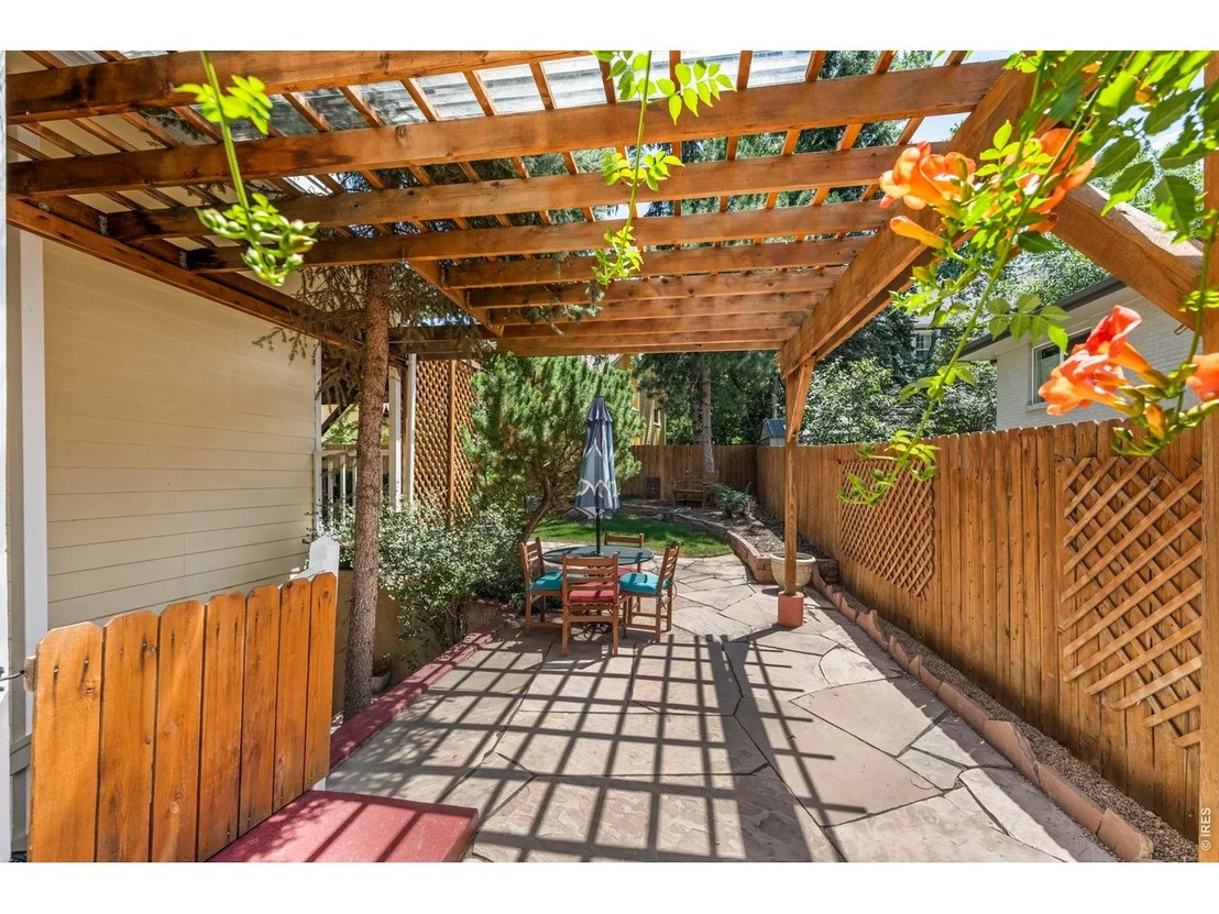 Photo of 1620 Oak Ave