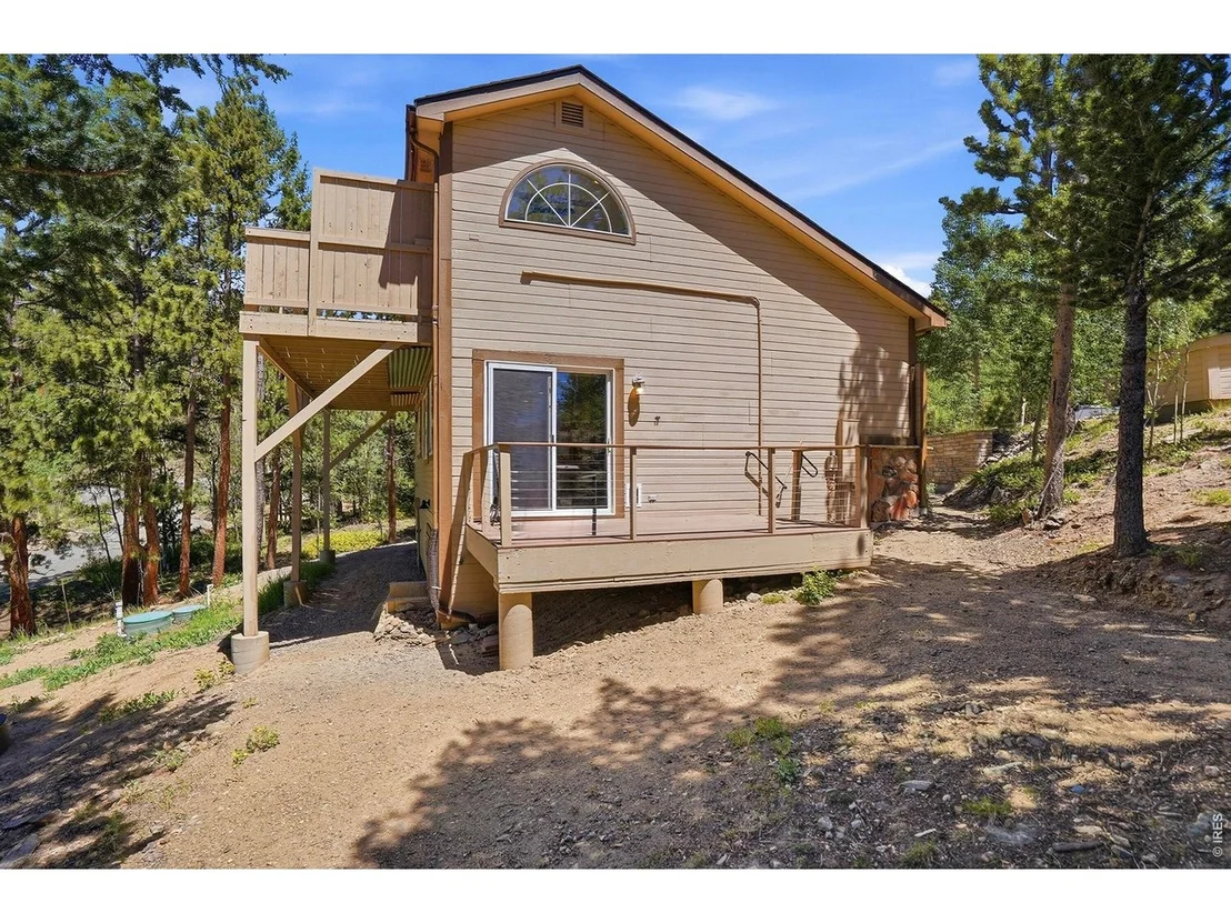 Photo of 212 Elk Pl