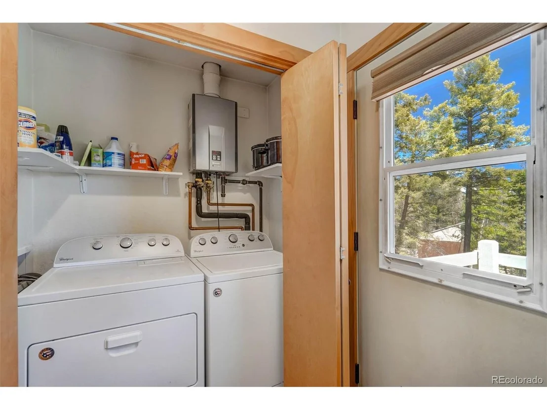 Photo of 453 Castle Mountain Dr