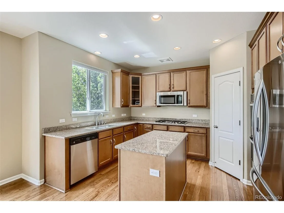 Photo of 1353 Armstrong Dr