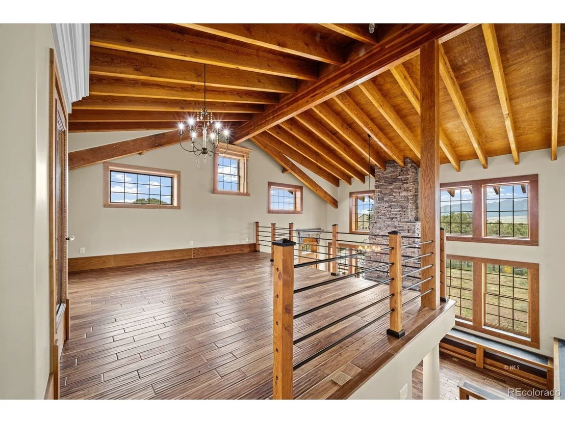 Photo of 325 McMurtrie Rd