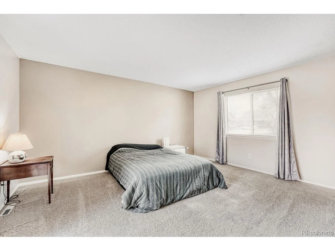 Photo of 200 S Dearborn Cir