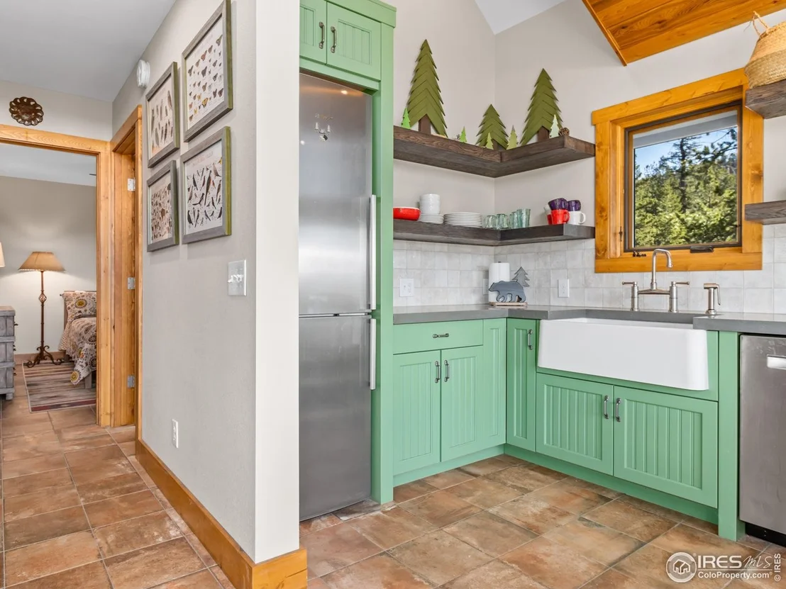 Photo of 726 Alpine Dr