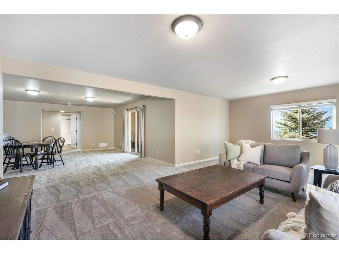 Photo of 215 Kettle Valley Way