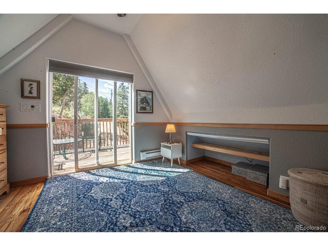 Photo of 8561 London Lane