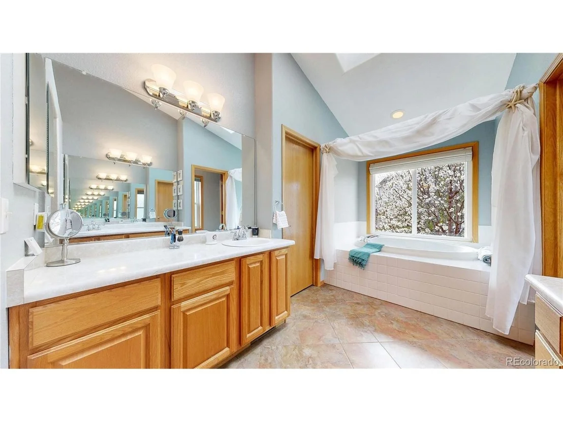 Photo of 549 Arrowhead Dr