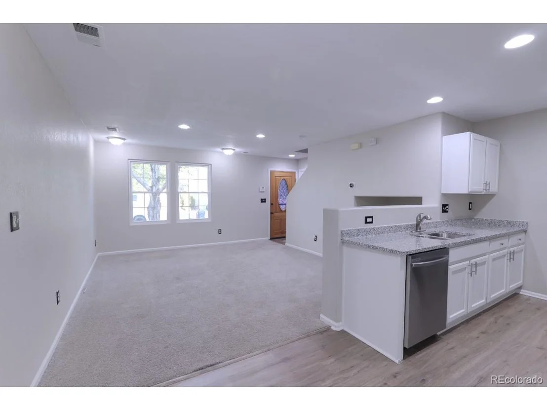 Photo of 10137 Eudora Ct