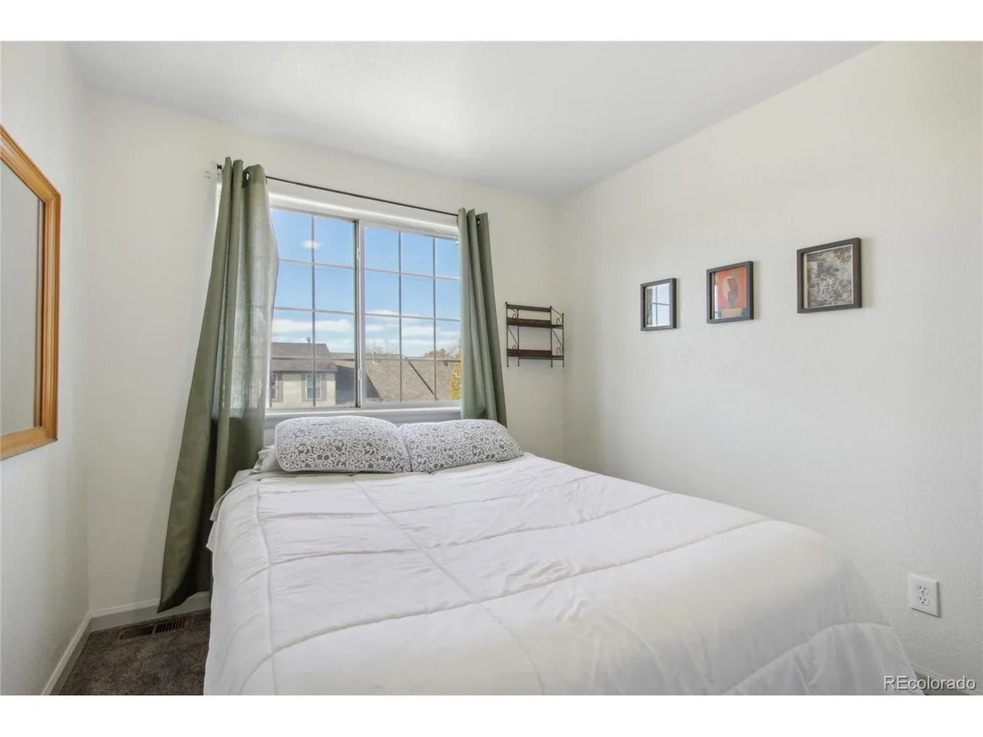 Photo of 10000 Ames St