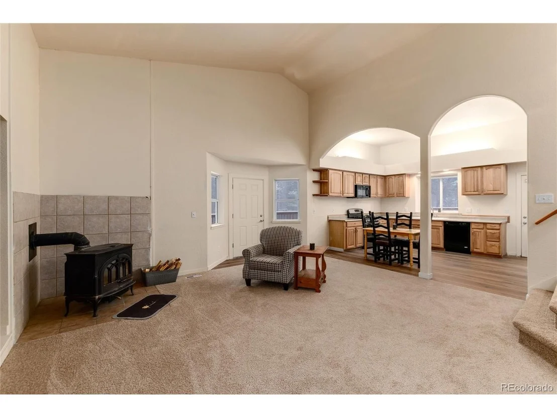 Photo of 250 Upper Forest Rd