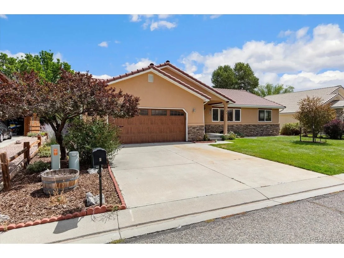 Photo of 7 Silver Spruce Dr