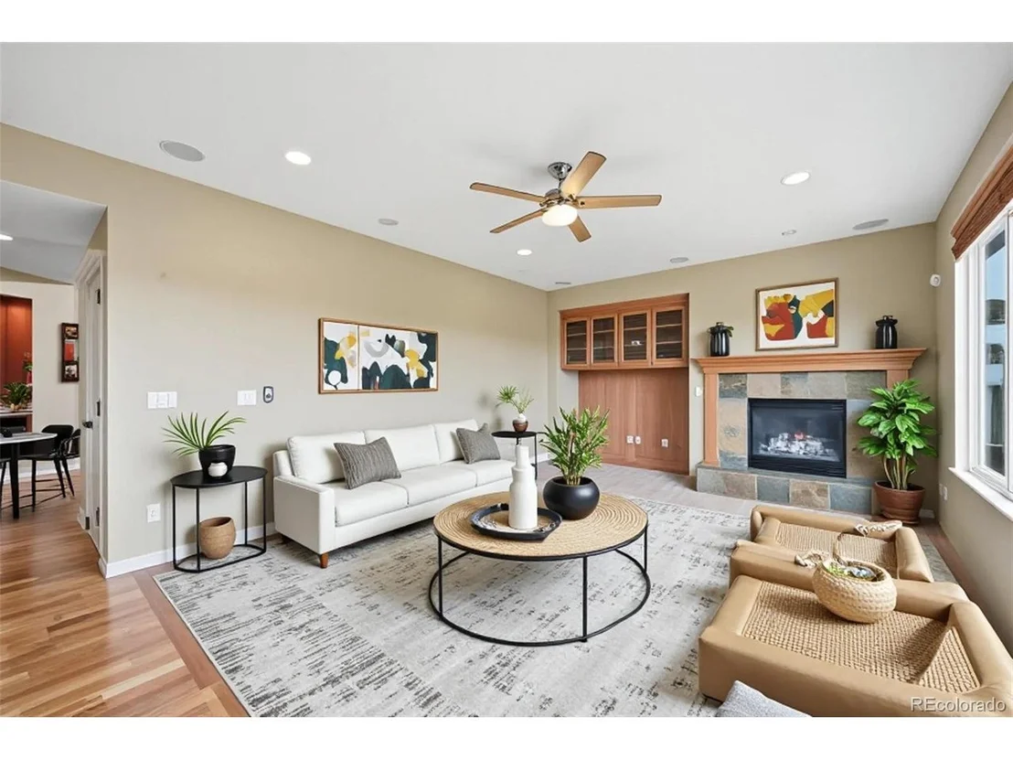 Photo of 10977 Glengate Cir