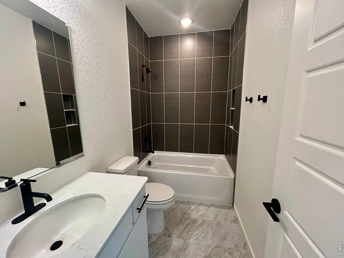 Photo of 305 Plains Pkwy