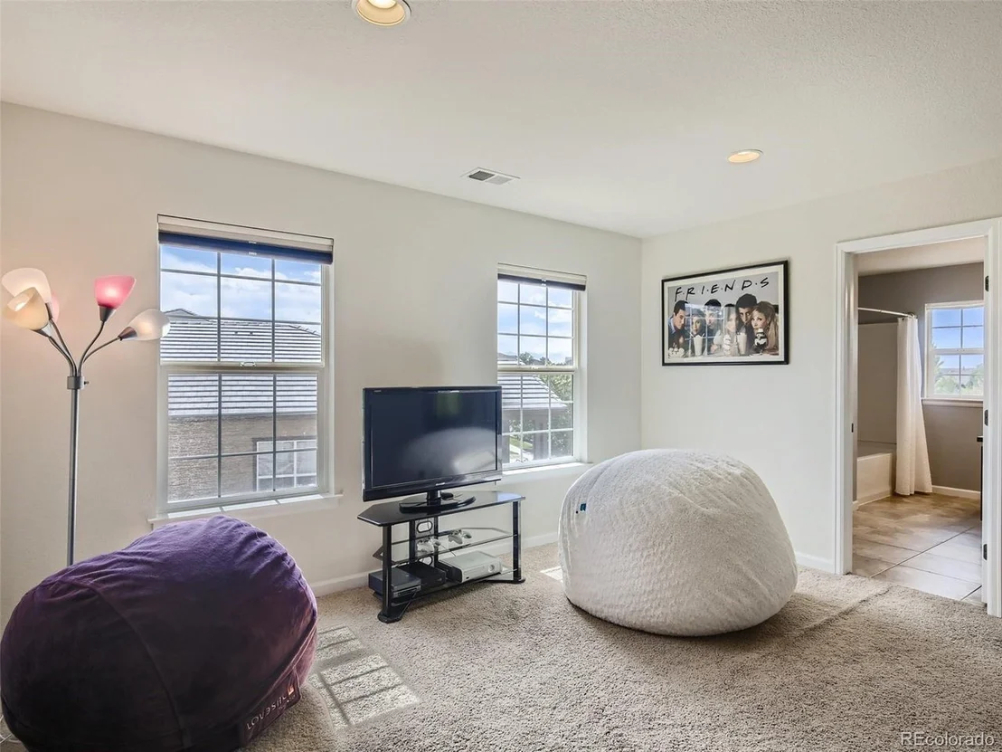 Photo of 2647 Gray Wolf Loop