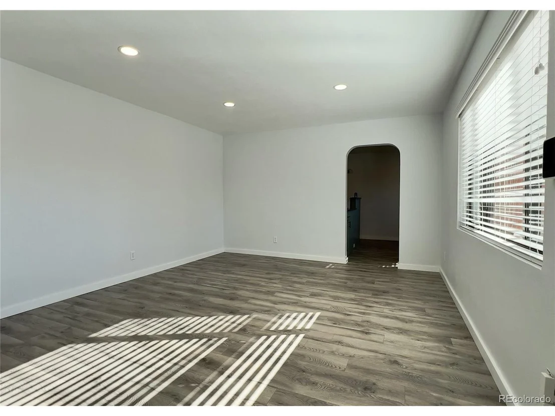 Photo of 9190 High St