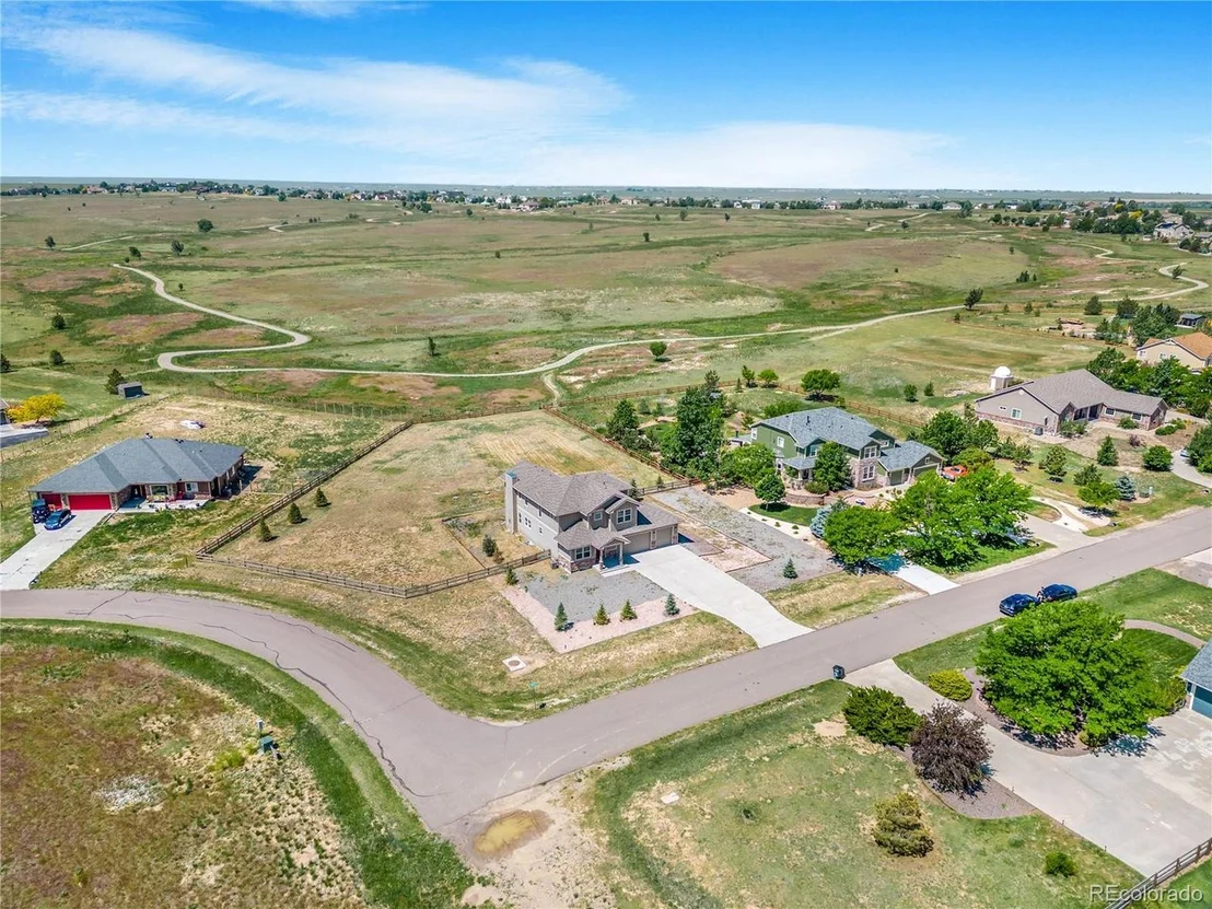 Photo of 497 Valley Way