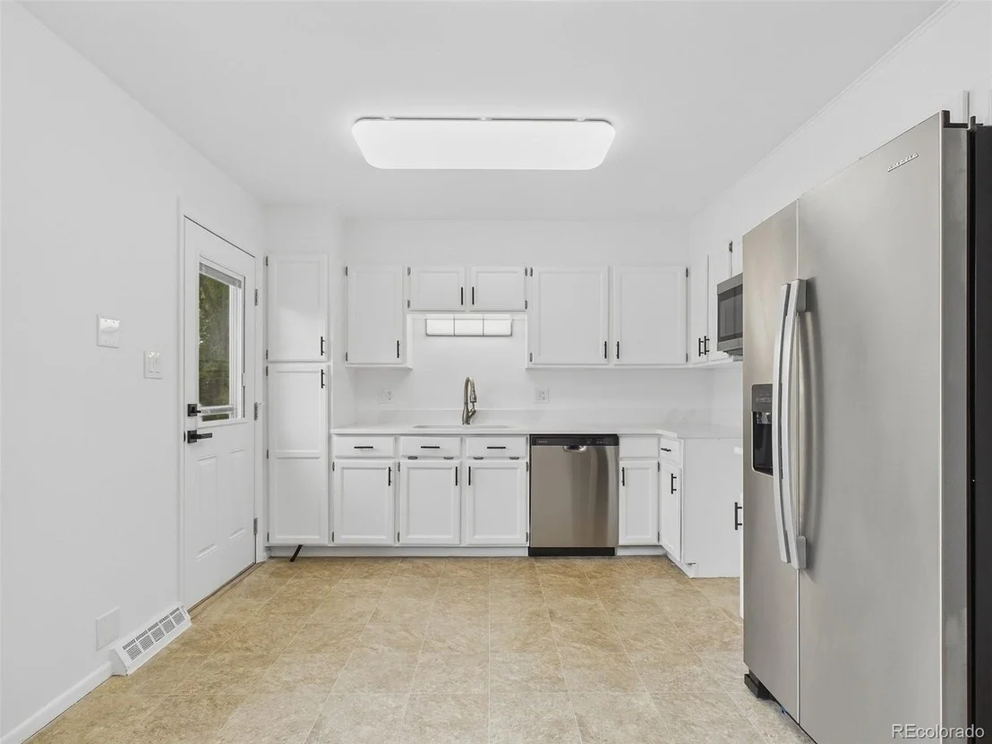 Photo of 6950 W 62nd Pl