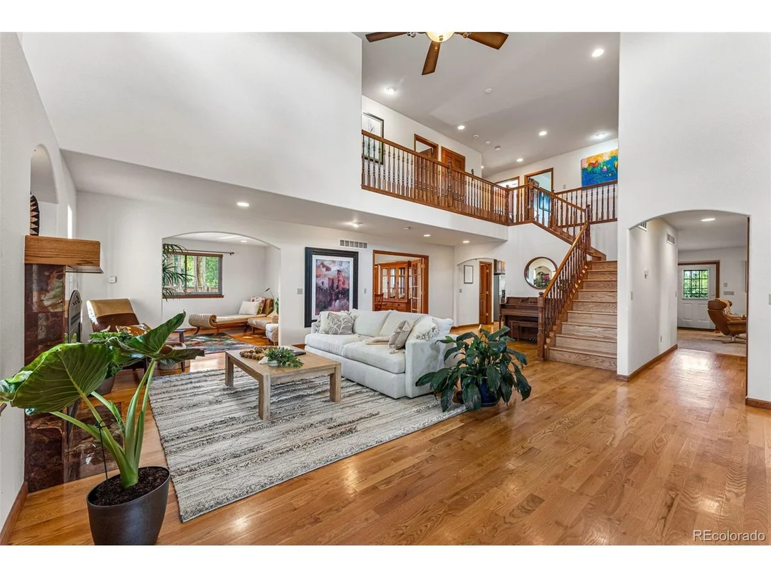 Photo of 2801 N Monaco Pkwy
