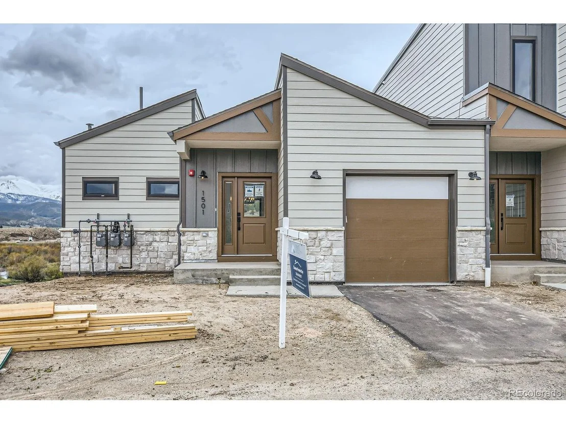 Photo of 1501 James Dr