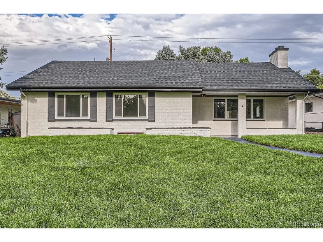 Photo of 2940 N Monaco Pkwy