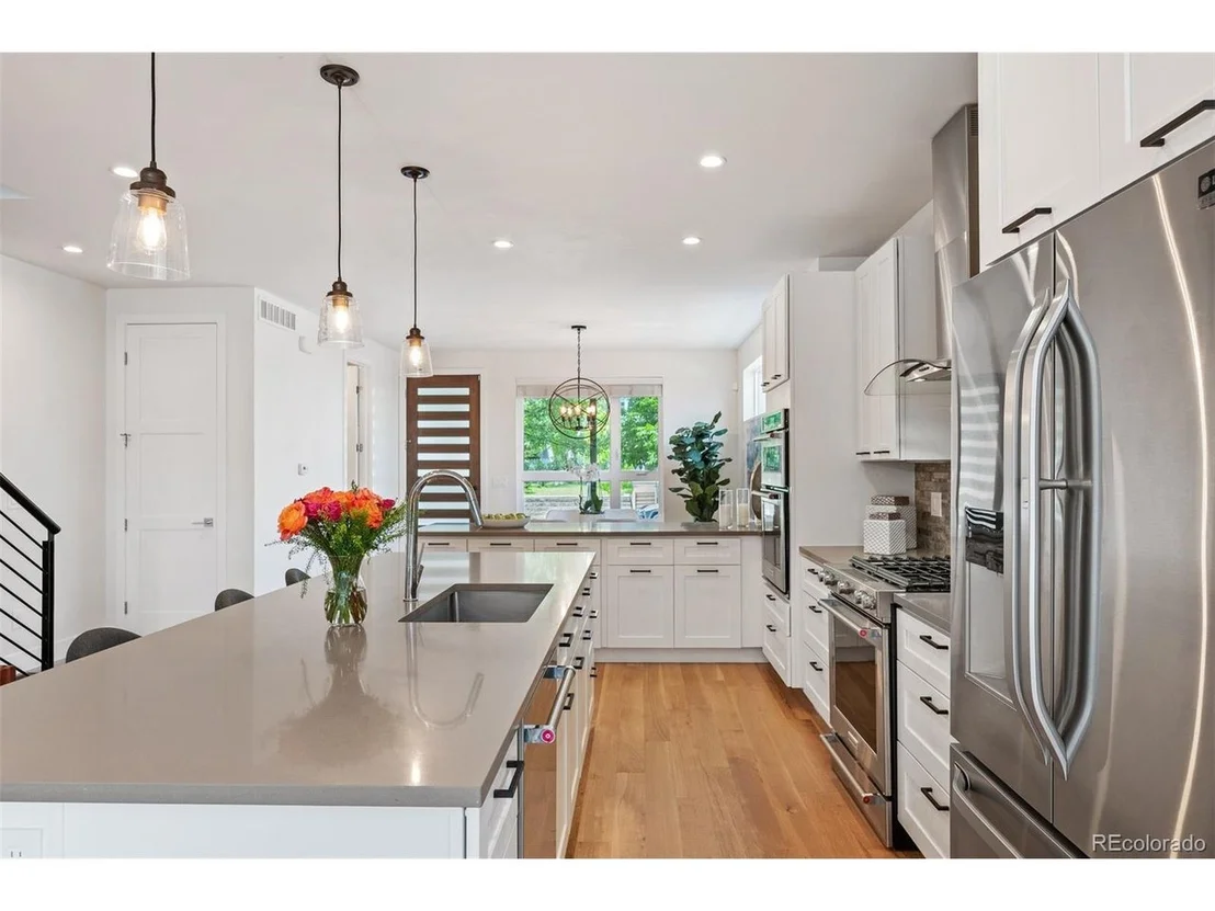 Photo of 2114 Lowell Blvd