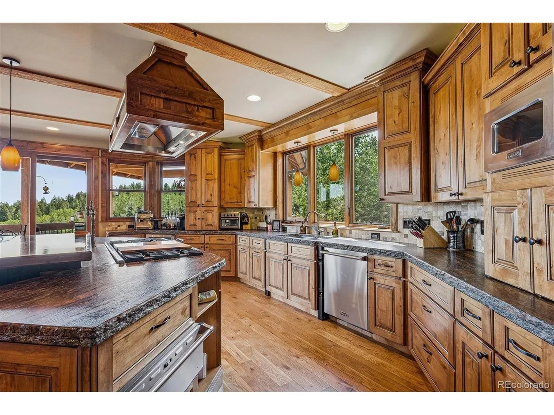Photo of 477 W Meadow Rd