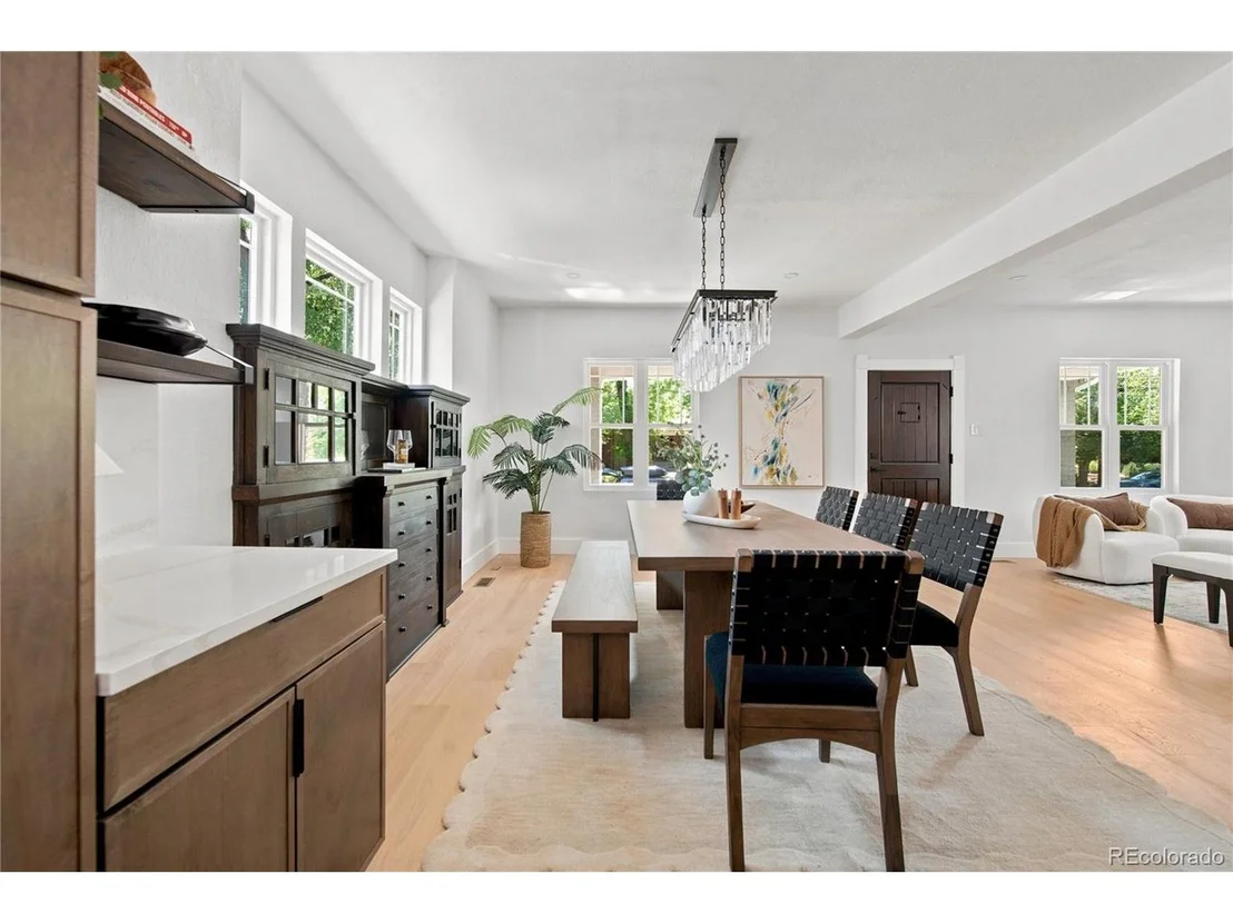 Photo of 625 Cook St