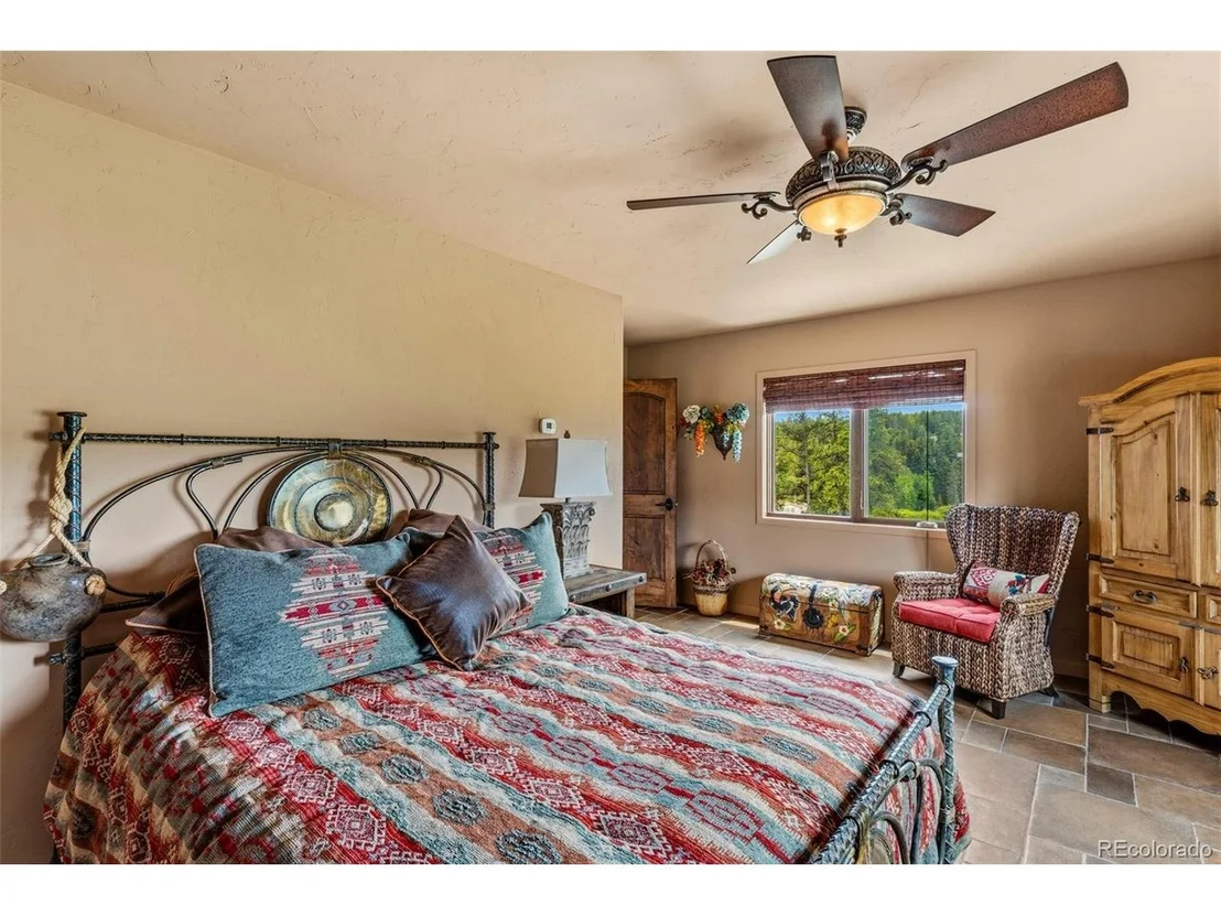 Photo of 28098 Green Valley Ln