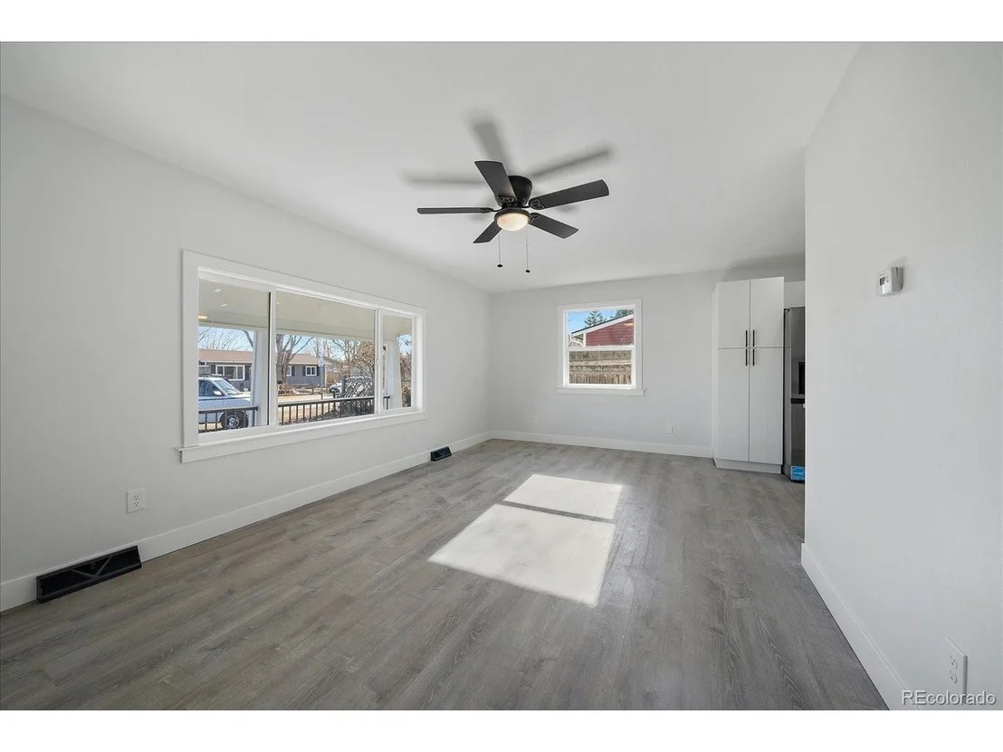 Photo of 995 Secrest St