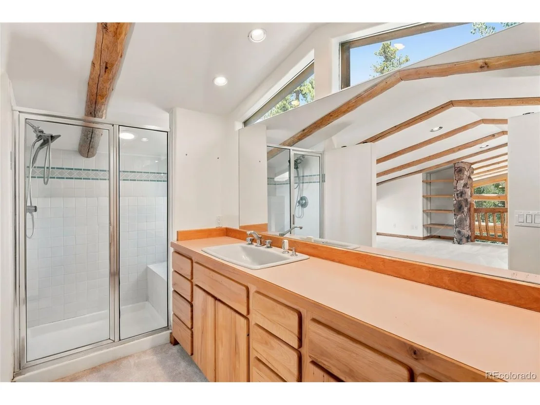 Photo of 231 Fairview Blvd