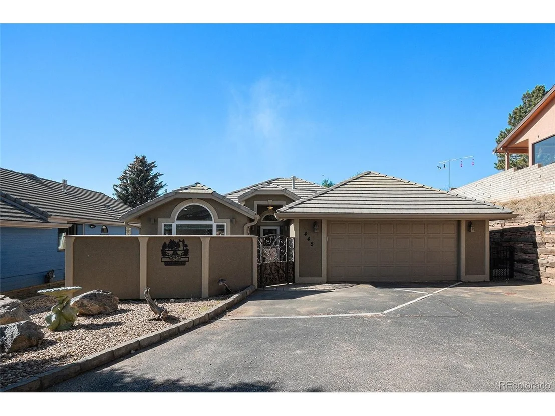Photo of 445 Skyline Dr