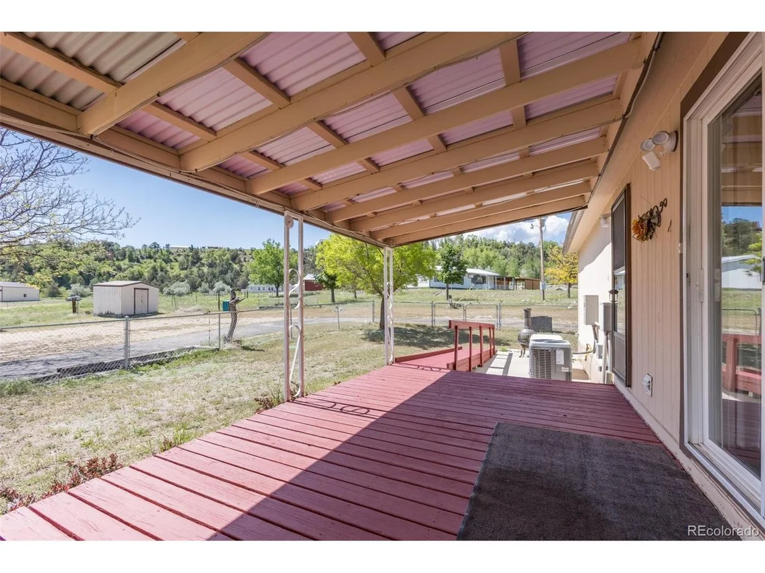 Photo of 246 Loop Dr