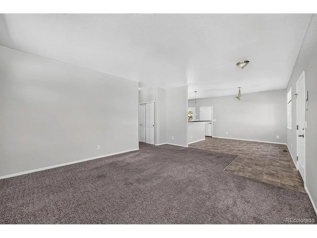 Photo of 370 Naples St