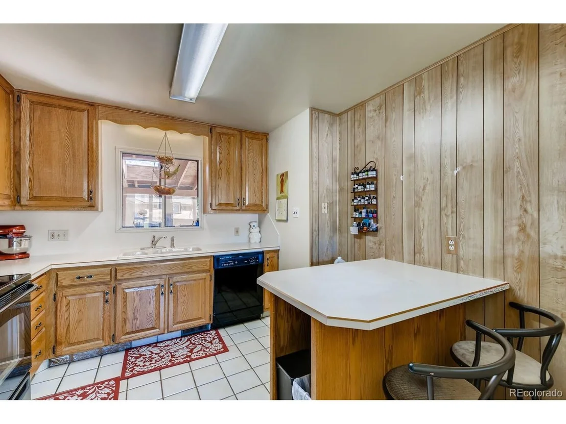 Photo of 920 Emerson Cir