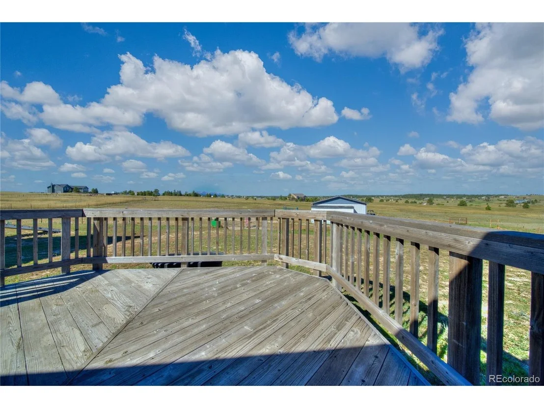 Photo of 15960 Homecrest Cir