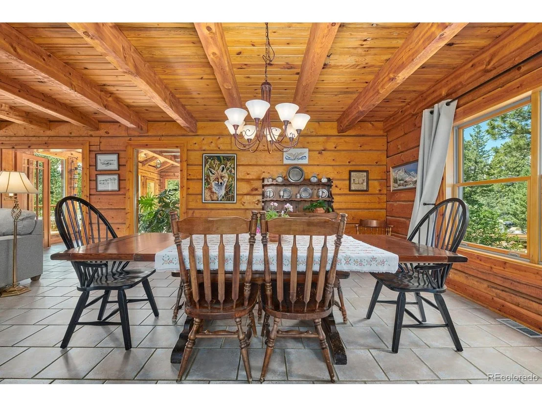 Photo of 2847 Ridge