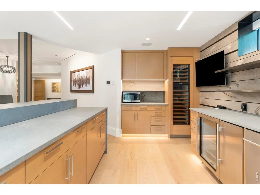 Photo of 2158 Tamarack Ave