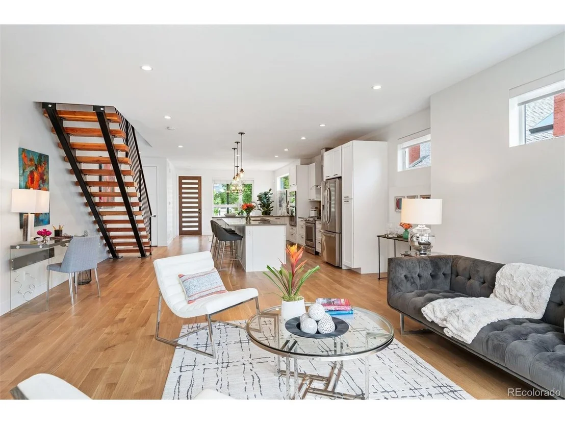 Photo of 2114 Lowell Blvd